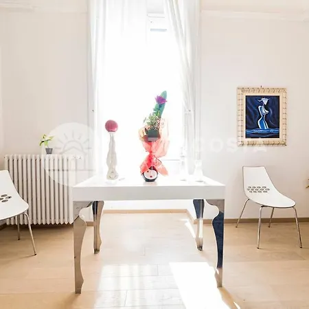 Lägenhet Contemporary Flat - *