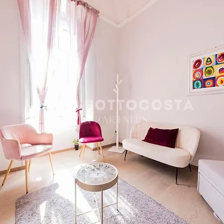 Contemporary Flat - Apartment